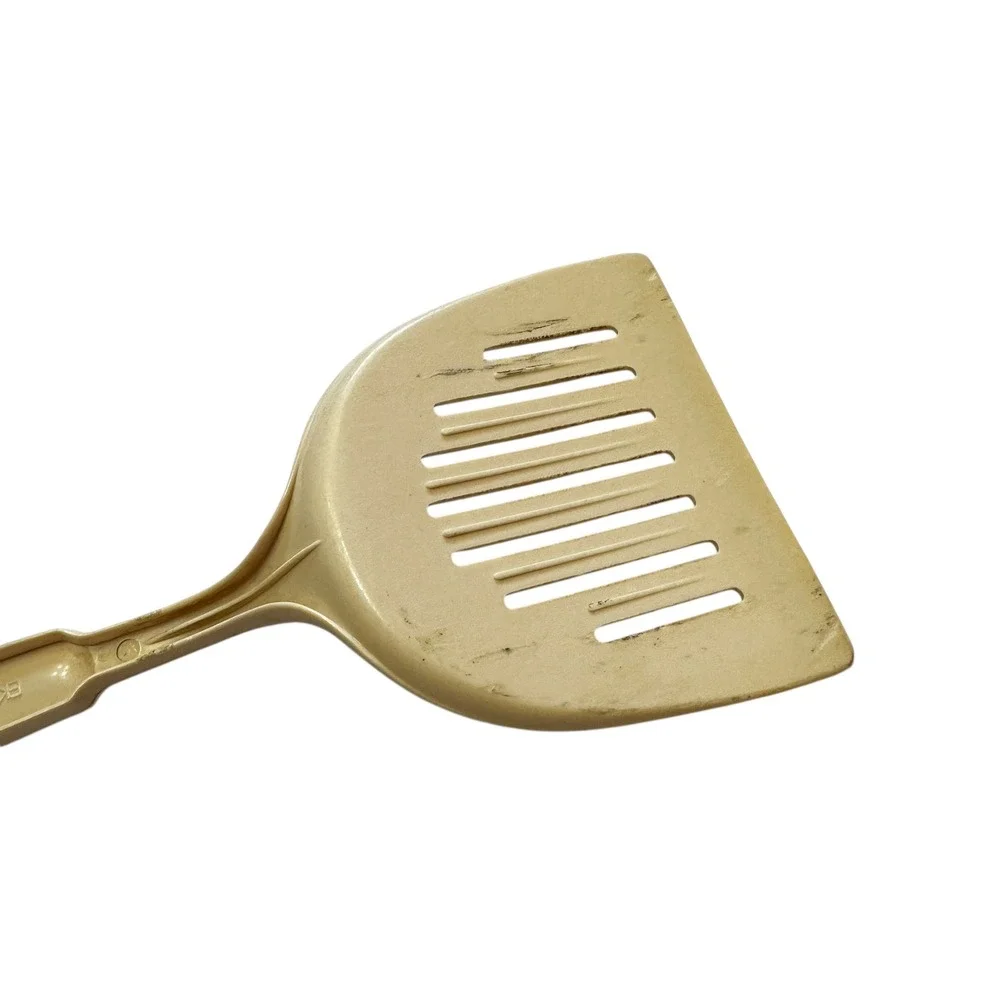 EKCO VTG Slotted Spatula Turner Almond Beige Nylon Plastic 10.5 Inch Made in USA